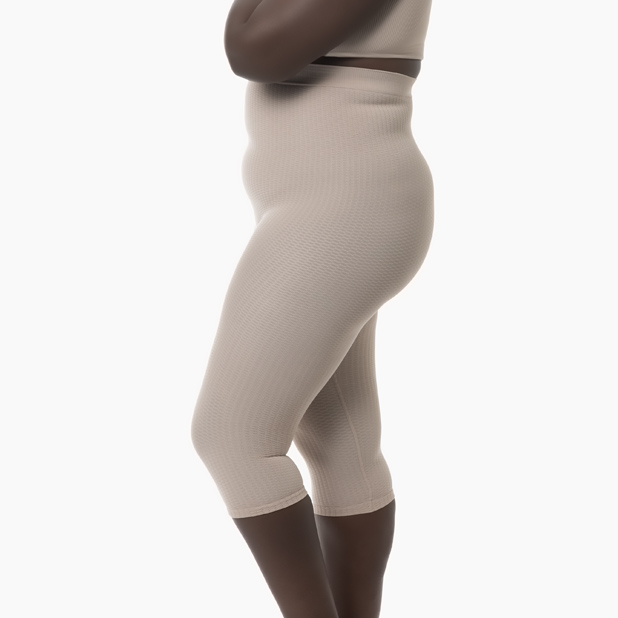 thumbnail interactive-video image 1 of Thermal Butt Lift Capri Panty Shaper - Seamless Shapewear Control Leggings S-XL 1 of 3