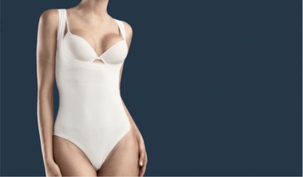 Body contenitivi donna: si possono indossare anche in estate? 
